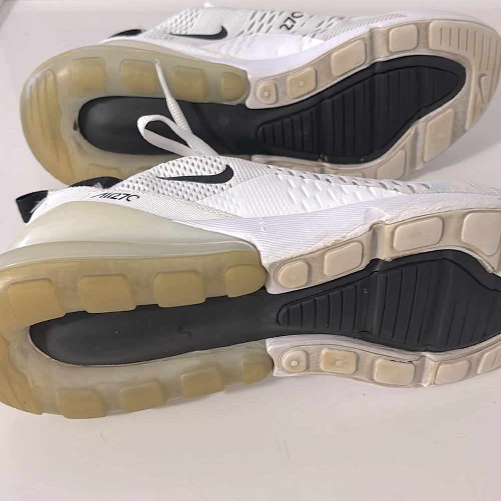 Nike Men’s Air Max 270 White Black Athletic Shoes - Picture 5 of 7